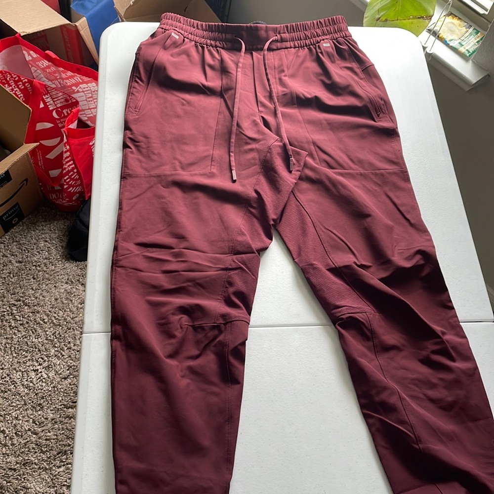 License to Train Jogger, Red Merlot